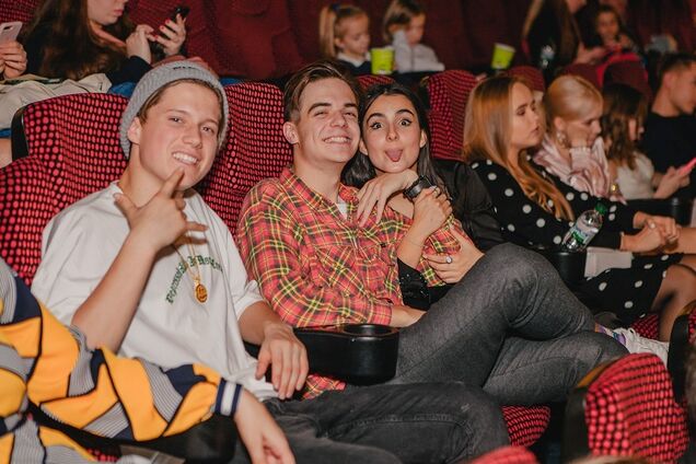 Украинские звезды и гуцульские развлечения: как прошел допремьерный показ самой ожидаемой комедии осени 'Великі Вуйки' на '1+1'