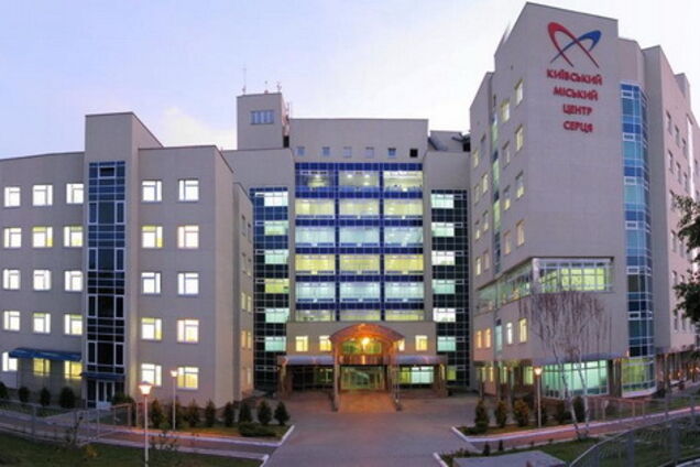 У Києві з вікна інституту серця вистрибнув 26-річний хлопець: що відомо