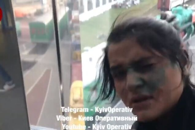 Воровки в Киеве напали на полицейского