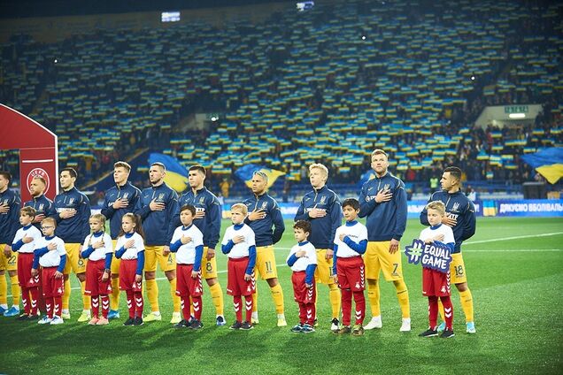 Стадіон у Києві неймовірно виконав гімн України на матчі з Португалією