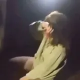 В Запорожье толпа подростков зверски избила двух девушек. Видео 18+