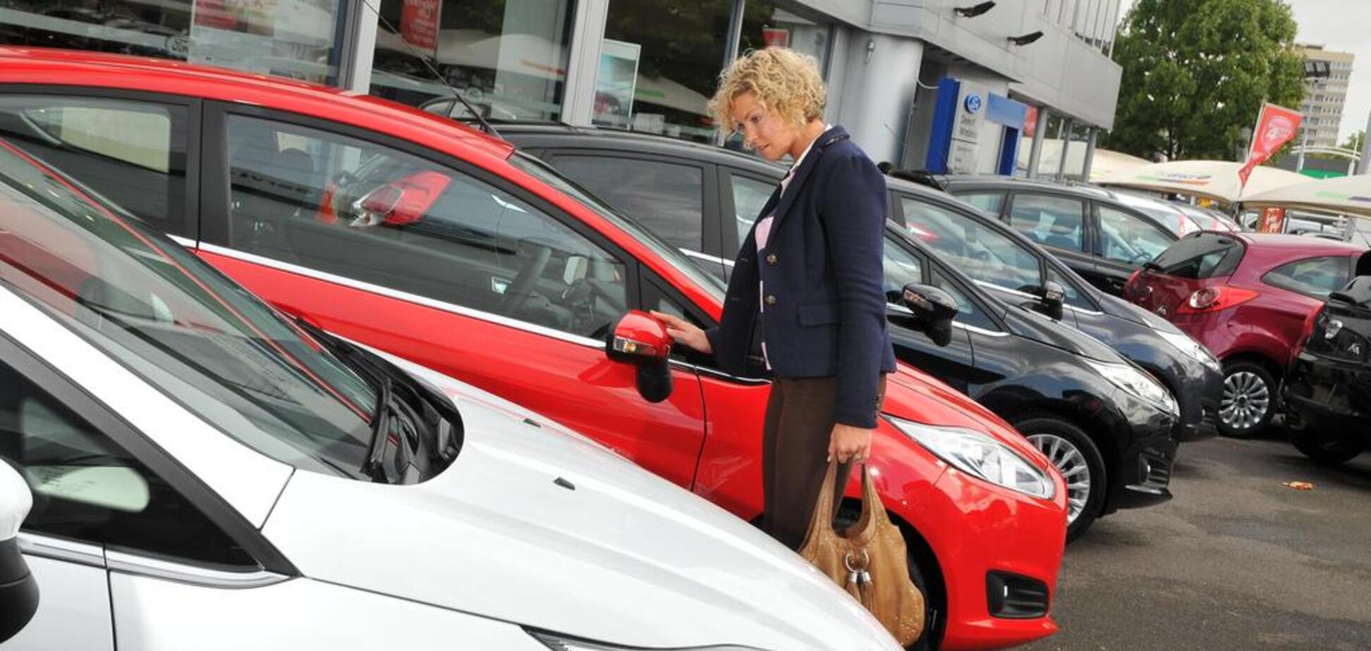 Европейцы спешат обзавестись новенькими авто