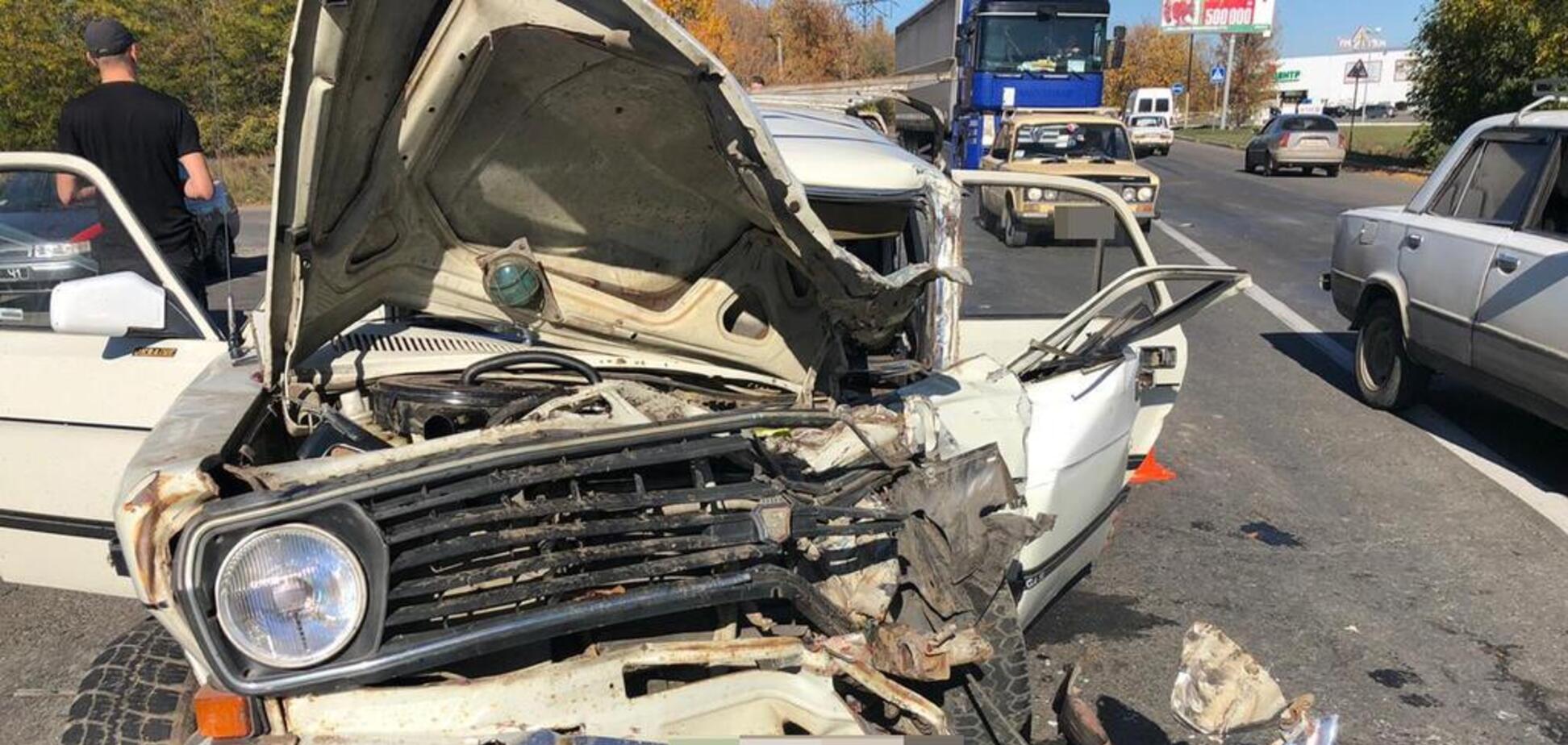 На Одещині 'Волга' влетіла в маршрутку: є жертва