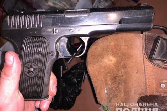 Поліція знайшла арсенал зброї та боєприпасів у жителя Кривого Рогу