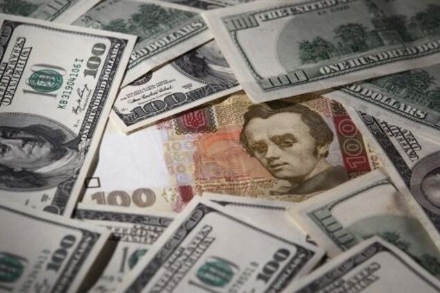 Долар в Україні під загрозою: економіст розповів, що може вдарити по гривні