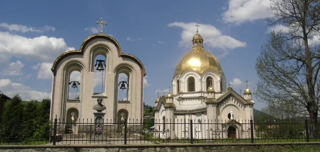 Церковь в Славском