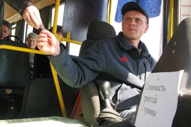 'Набью тебе морду!' В Днепре маршрутчик 'сцепился' с пассажиркой