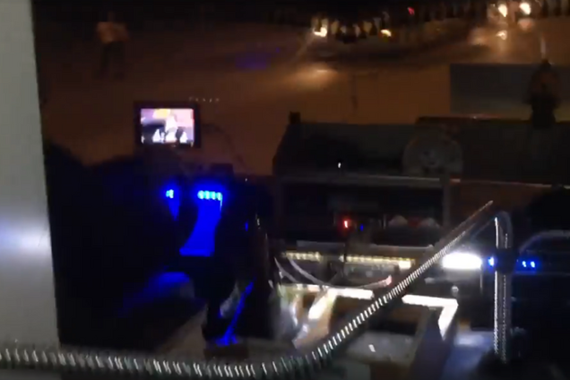 Дивився на ходу 'Уральські пельмені': в мережі показали горе-водія маршрутки в Києві