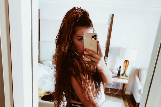 'Я бы тебя...': Седокова взбудоражила сеть пышными формами