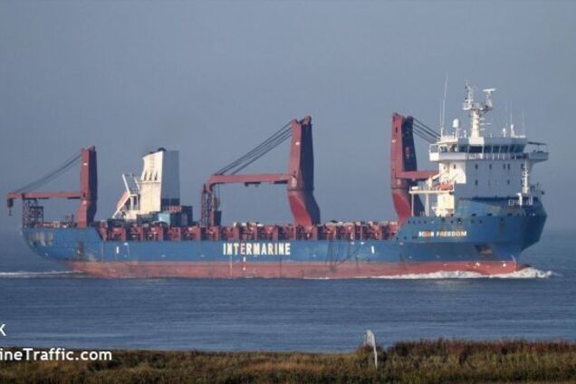 Корабль США с военными катерами для Украины вошел в Черное море