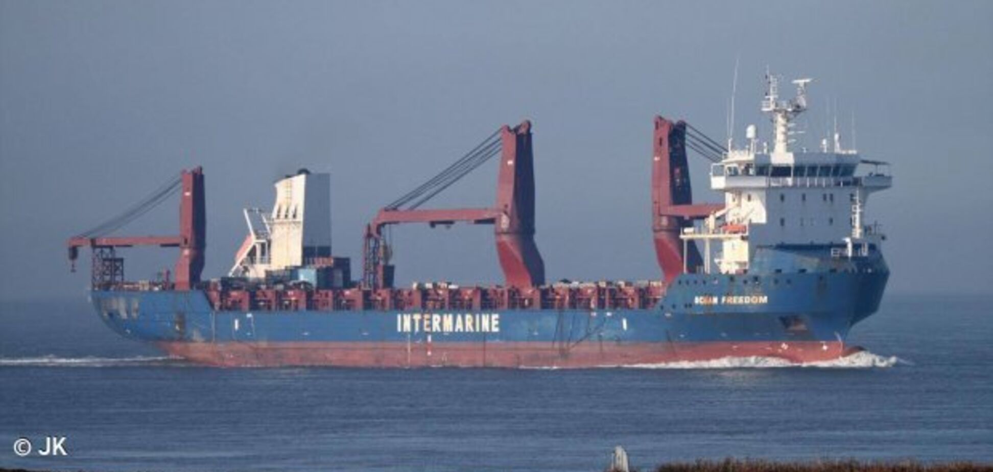Корабль США с военными катерами для Украины вошел в Черное море