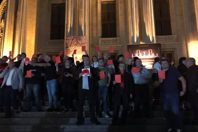 'Оккупанты!' Российским актерам устроили 'теплый' прием в Грузии