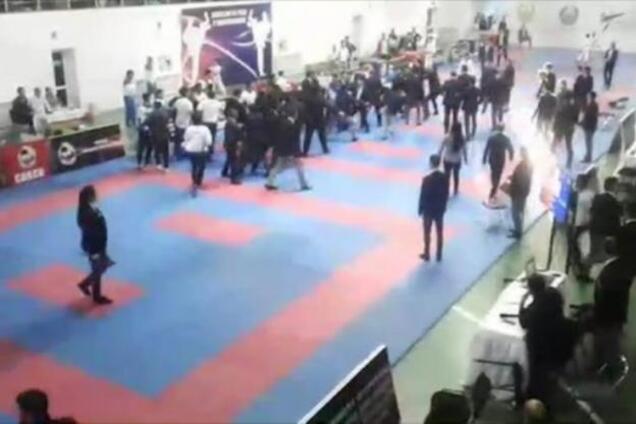 Турнір з карате завершився масовою бійкою тренерів і суддів