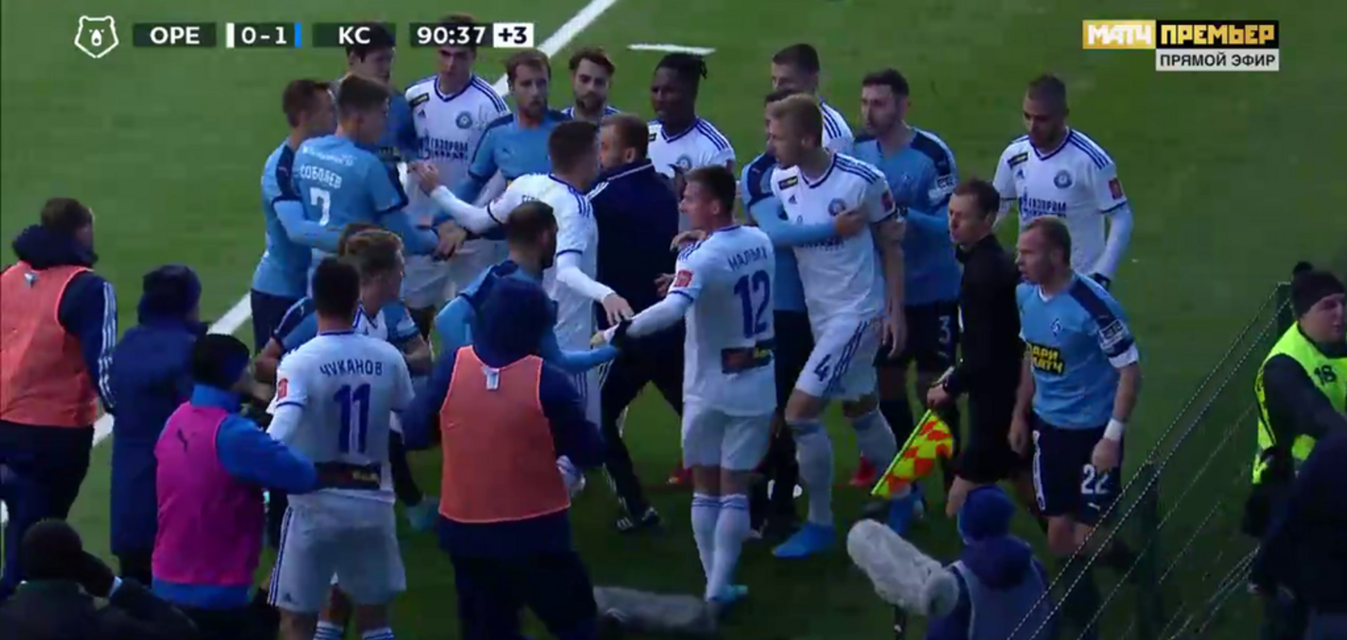 Футболісти в чемпіонаті Росії влаштували масову бійку