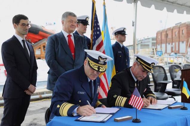 'Станут в ряды ВМС Украины!' Порошенко сделал сенсационное заявление о катерах от США