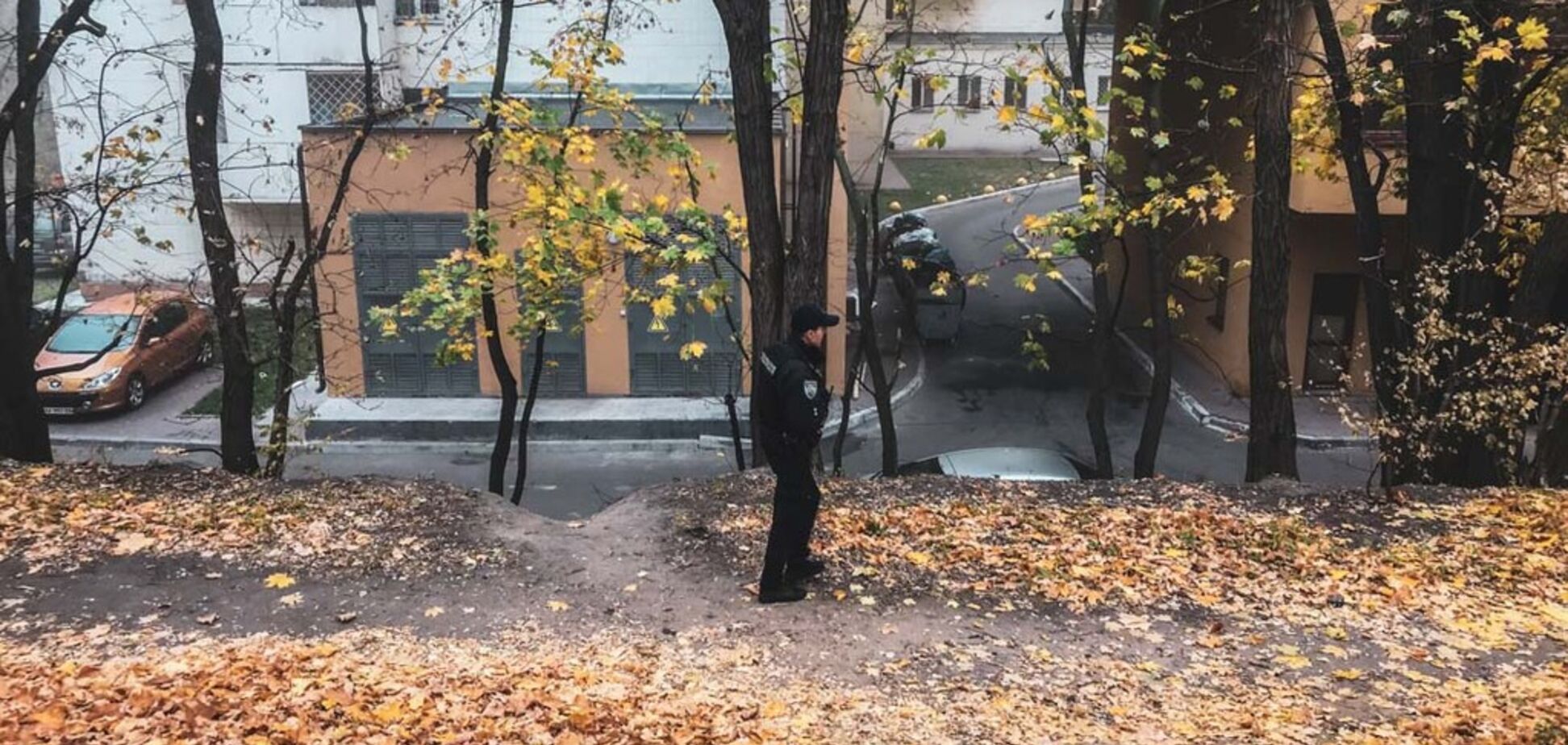 В Киеве на территории университета культуры повесился парень