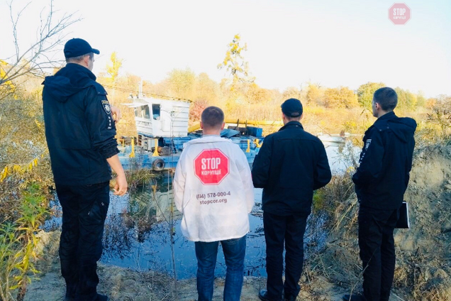 Незаконная добыча песка в Киеве: всплыло доказательство причастности известного застройщика