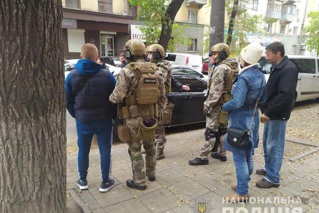 'Кошмарили' фермеров: под Днепром полиция задержала подозреваемых в рэкете