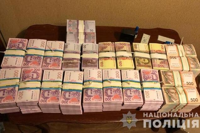У Києві організували зухвалу схему з обміном валют