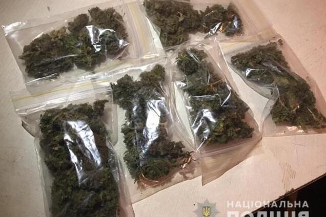 На Киевщине экс-военный организовал систему сбыта наркотиков в соцсетях