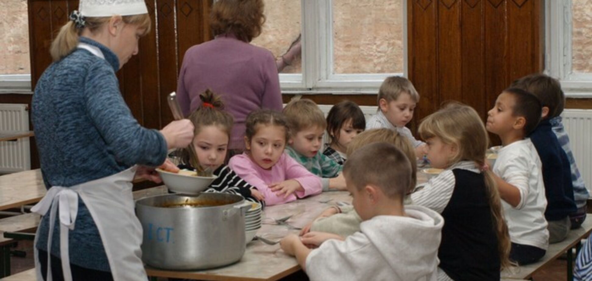 Отходы с прошлой недели: в Киеве школа попала в скандал из-за столовой