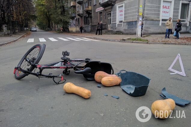 Под Днепром автомобиль переехал велосипедиста: видео с места ДТП