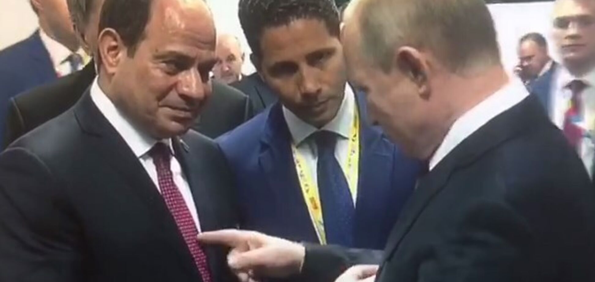 'А що у тебе там?' Путін зганьбився на зустрічі з президентом Єгипту