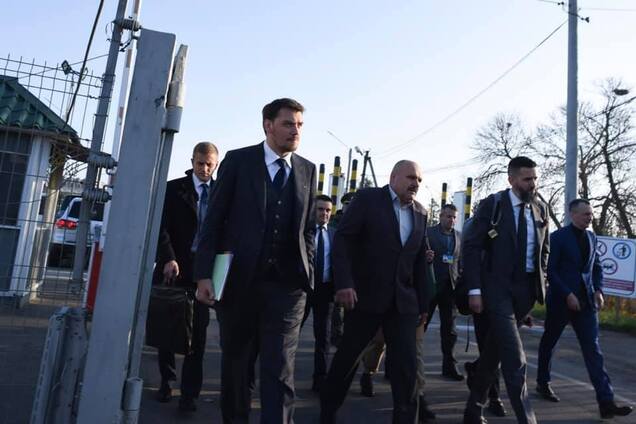 Поставив ультиматум: Гончарук влаштував 'розгін' на митниці під Чернівцями