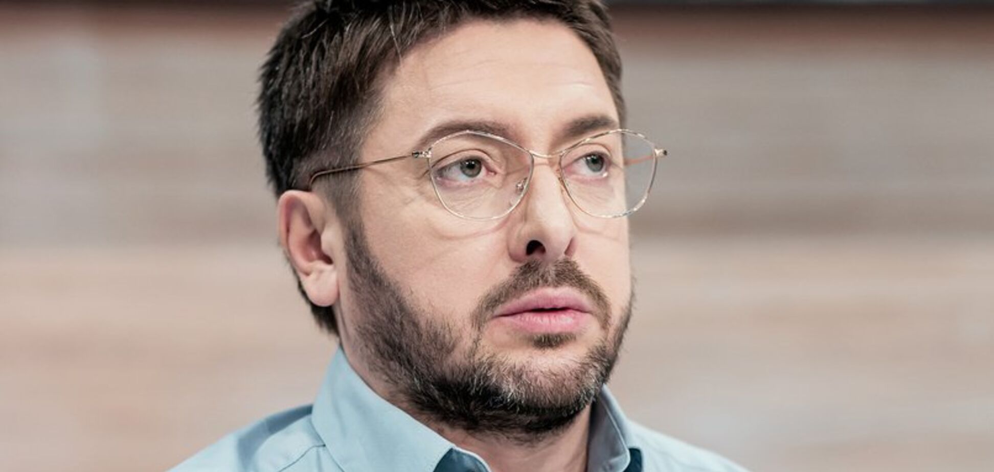 Зрители ток-шоу 'Говорить Україна' на канале 'Украина' собрали деньги на операцию 'девушке-акуле'