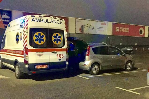 У Києві жінка вбила себе на очах у чоловіка