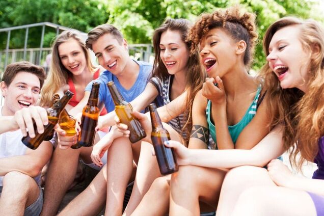 Высшее образование снижает риск развития алкоголизма