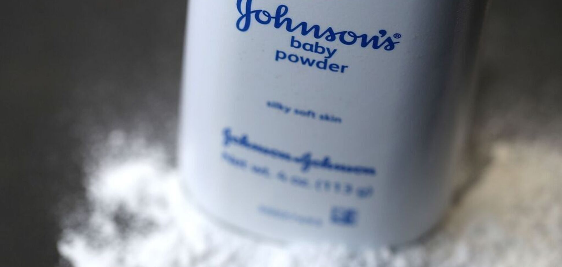 Компания Johnson & Johnson отзывает детскую присыпку