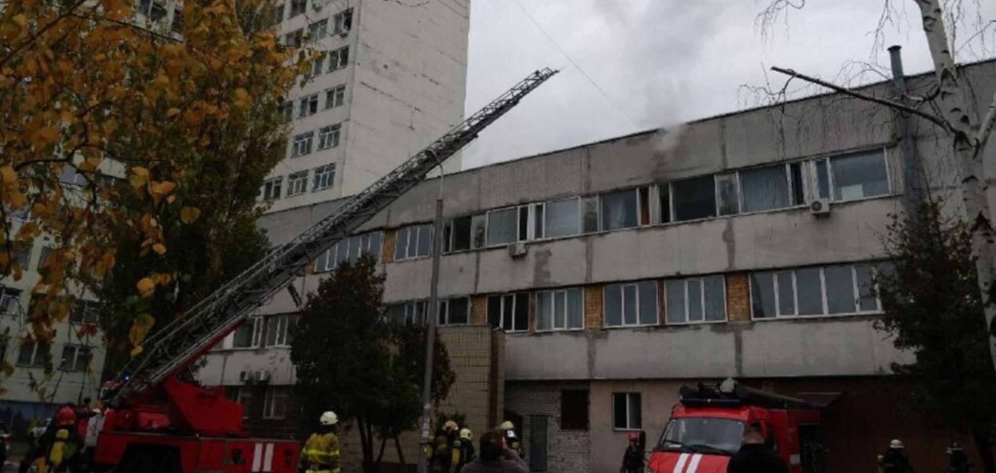 У Києві спалахнула пожежа в лікарні