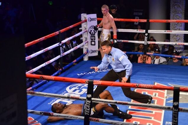 Украинский боксер брутальным нокаутом выиграл чемпионский бой в США