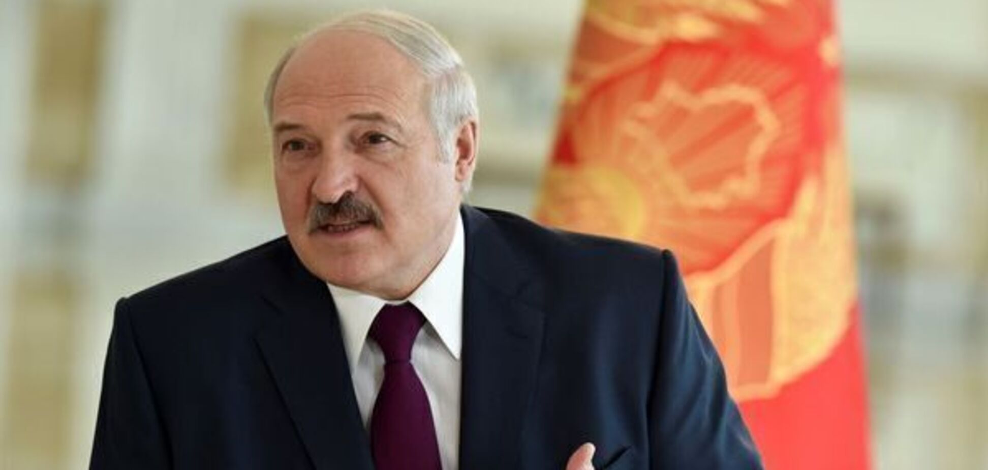 'Це просто смішно!' Лукашенко пригрозив США через танки біля кордону