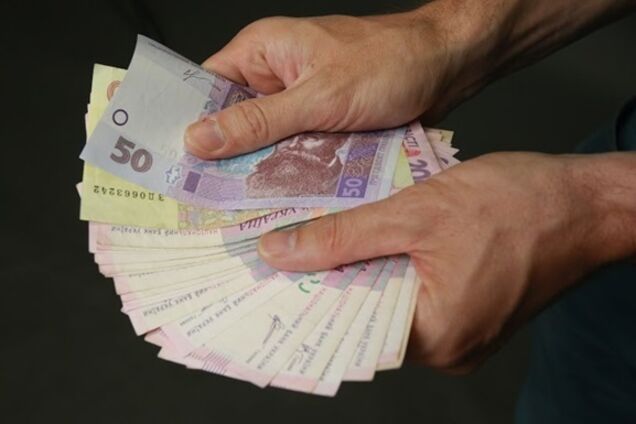 Середня зарплата в Україні наблизилася до рекорду