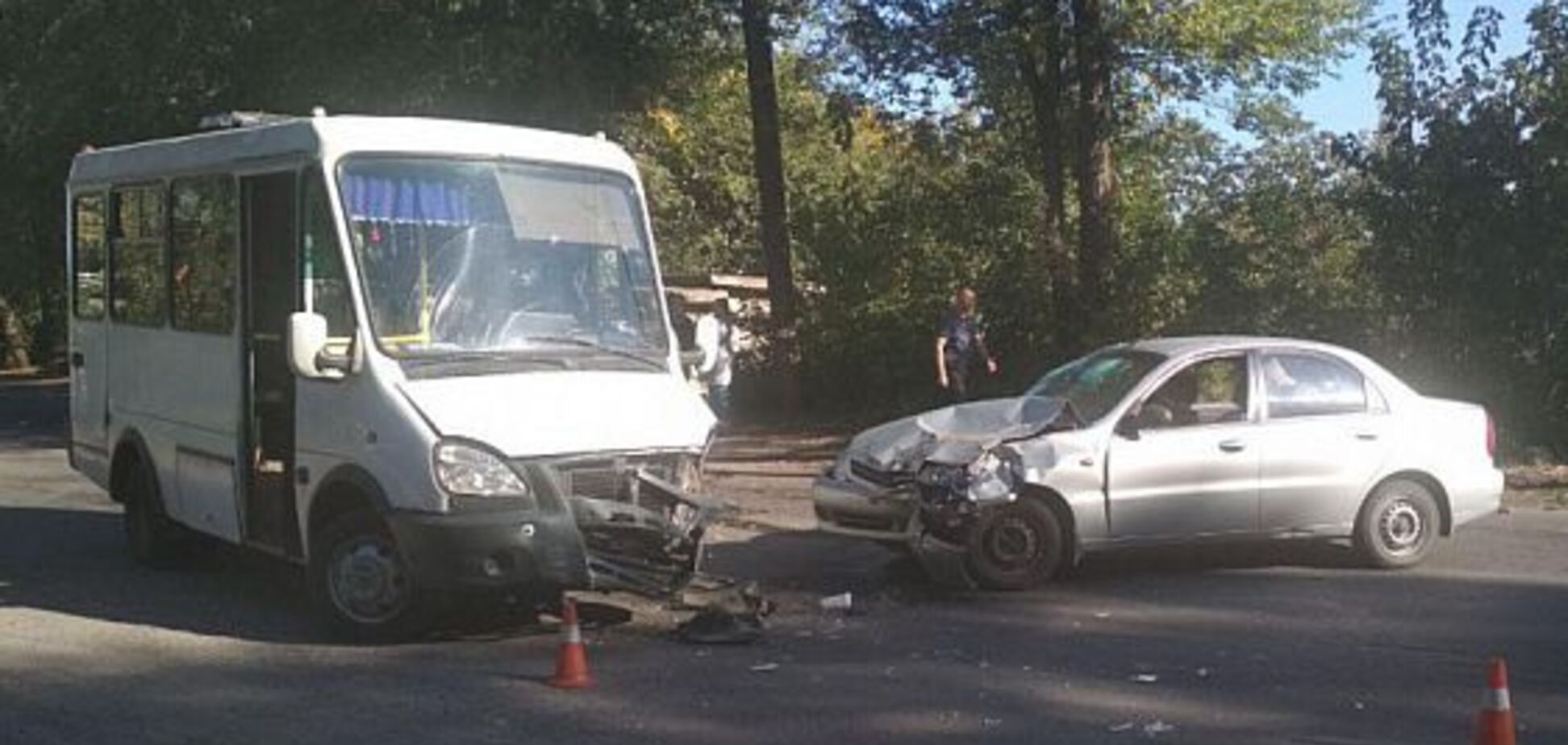 В Кривом Роге маршрутка с пассажирами попала в серьезное ДТП: пострадали 8 человек