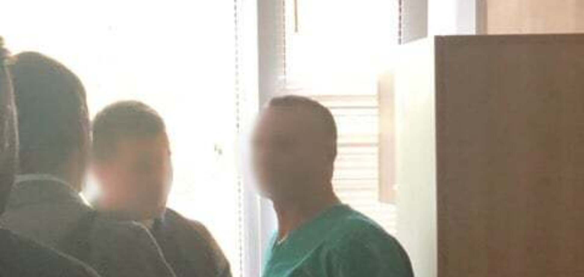 У Києві на величезному хабарі затримали лікаря інституту ім. Шалімова: його фото