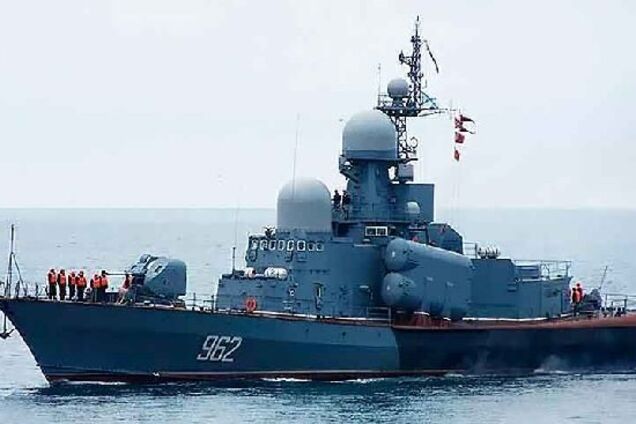 В Крыму загорелся российский ракетный катер: фото ЧП