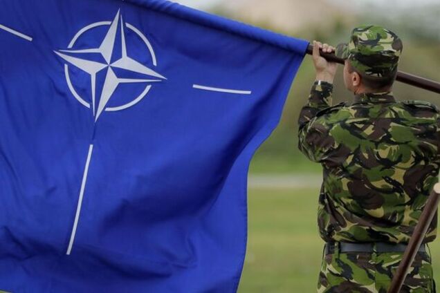 Украина не будет подавать заявку в НАТО: Кулеба сделал тревожное заявление