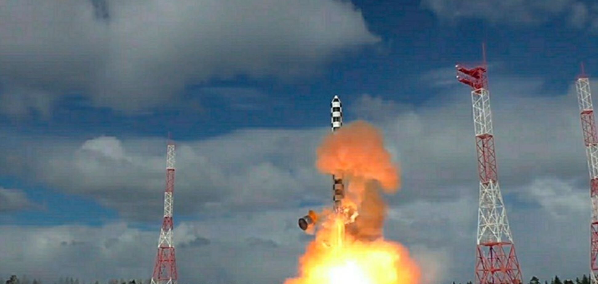 В России после фиаско опять взялись за многострадальную ракету Путина