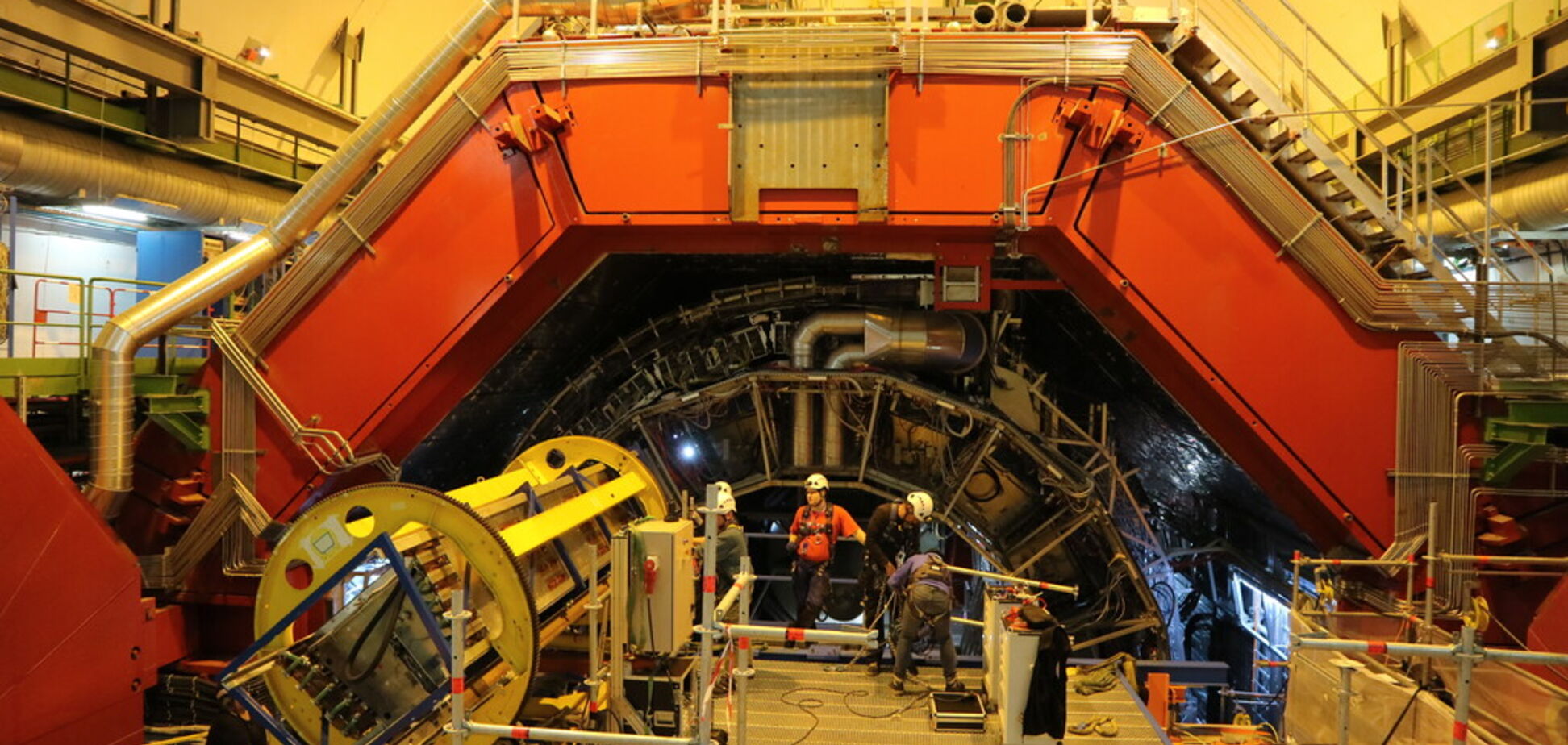 Українка побувала в серці Адронного коллайдера: есклюзивний репортаж