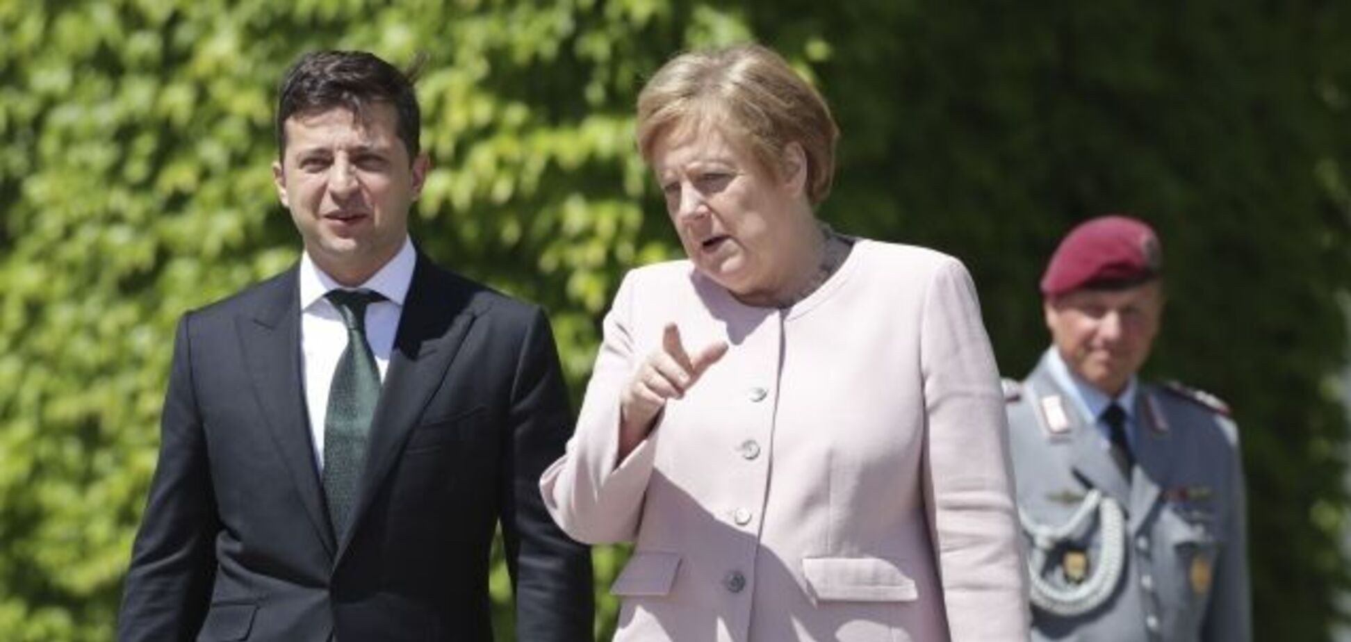 Готовят встречу с Путиным? Меркель и Зеленский срочно созвонились из-за Донбасса