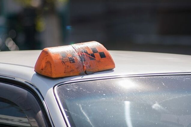 'Знімаєш шашку і геть із міста!' У Черкасах таксисти влаштували розбірку з конкурентом. Відео