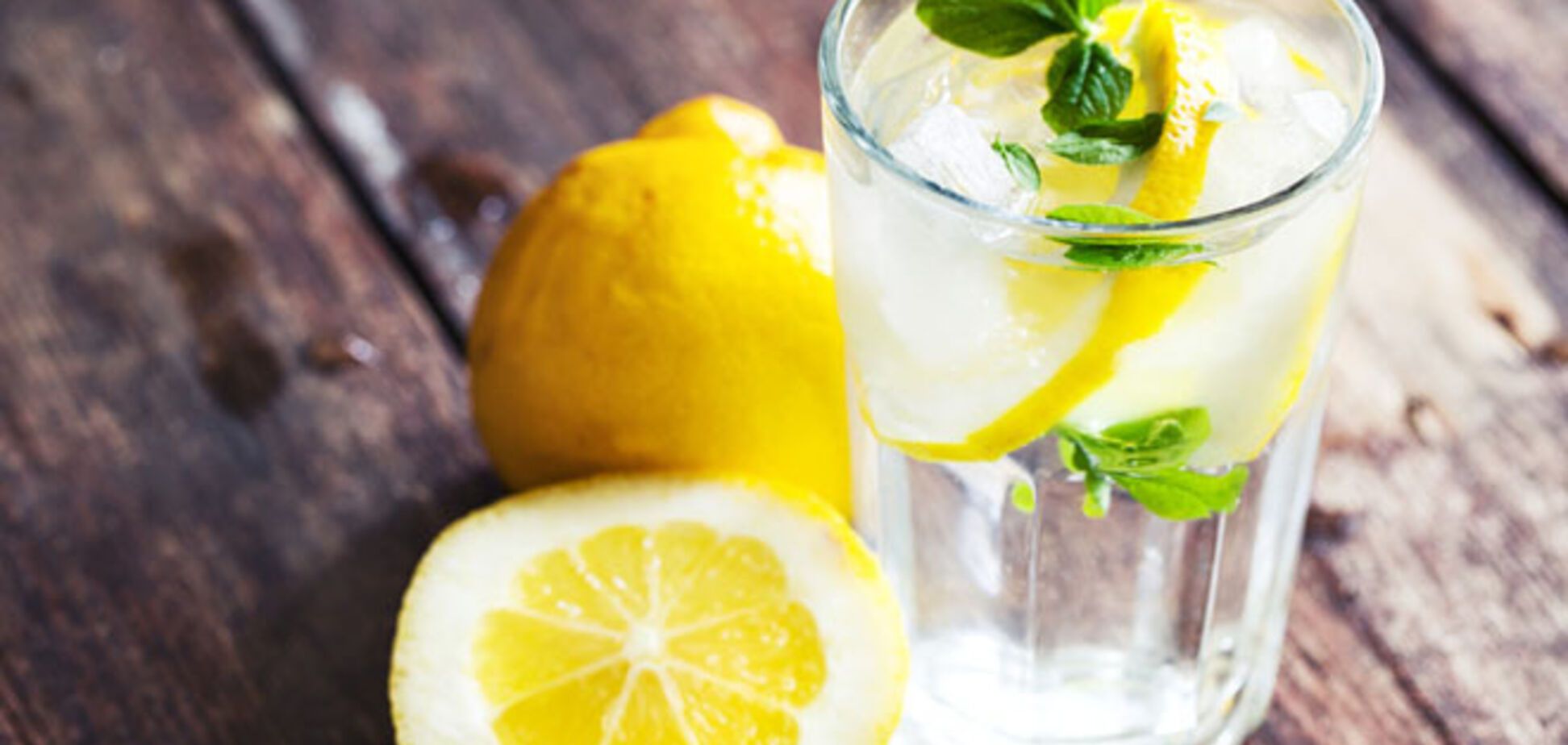 Ранок потрібно починати зі склянки води з лимоном: у чому секрет