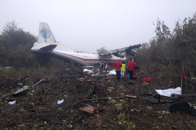Моторошна авіакатастрофа під Львовом: з'явилися перші відео з місця НП