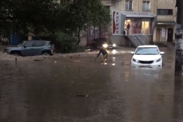 Дніпро затопило за добу