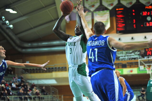 Чемпион Украины добыл первую победу в Суперлиге Пари-Матч