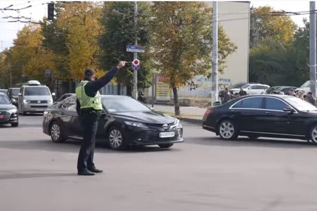 Встречался с Лукашенко: в сети появилось новое видео с огромным кортежем Зеленского