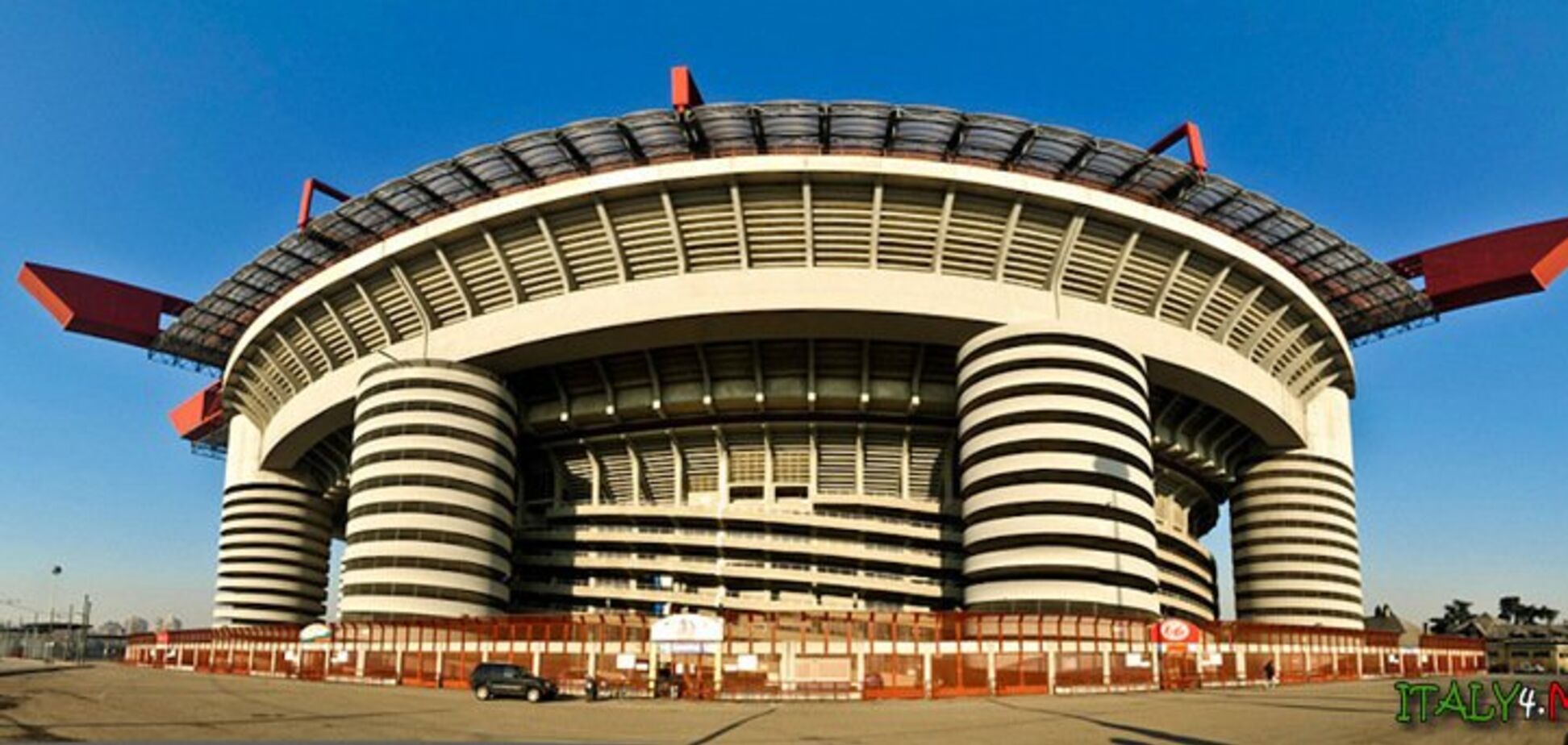 Стадіон Сан-Сіро в Мілані